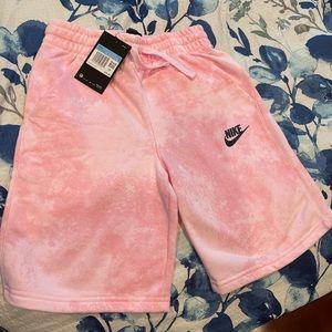 NWT medium boys Nike shorts with pockets